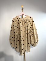 Damenbluse mit Punktemuster Beige