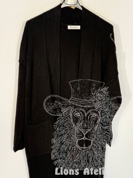 Lange Damenstrickjacke