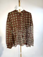 Damenbluse mit Muster