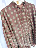 Damenbluse mit Muster