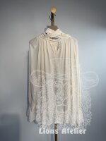 Damenbluse mit Schleife