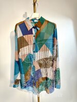 Damenbluse mit Glitzerpartikeln