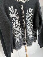 Eleganter Damen Cardigan mit Stickereien